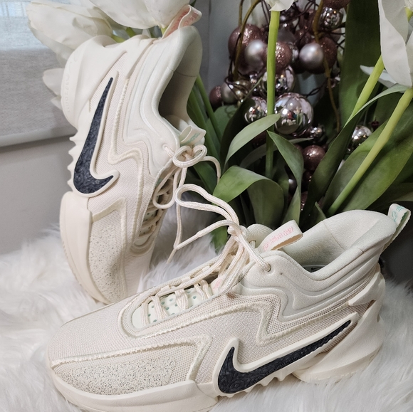 Nike Cosmic Unity 2Basketball Shoes Brand new - Picture 2 of 11